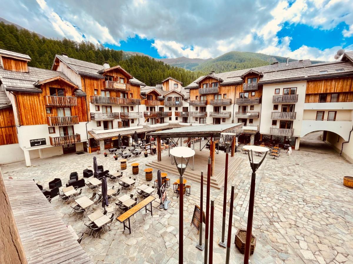 Les Orres 6 Places Coeur De Station Avec Piscine Luaran gambar